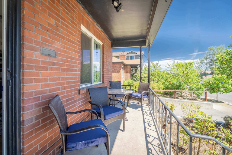 Outdoor dining, Midtown Sanctuary w Pac-man!, Washoe