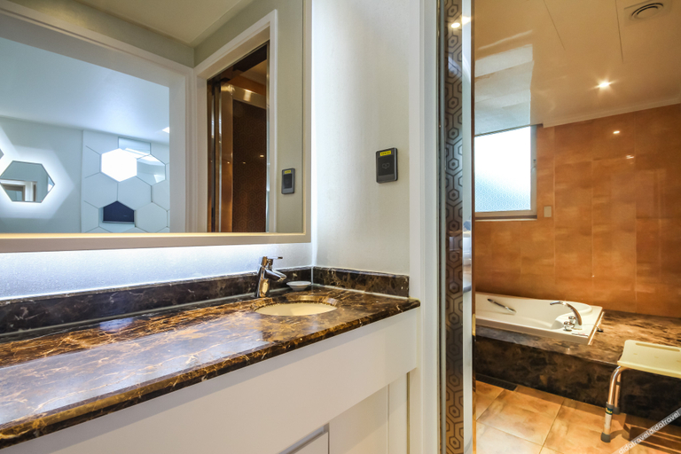 Bathroom 5, Suncheon Ivy, Suncheon
