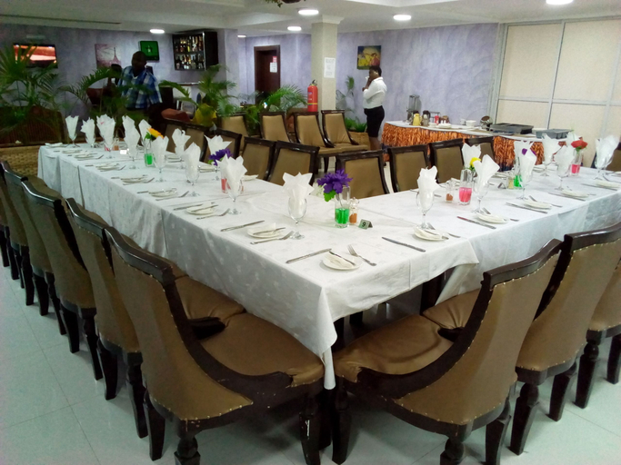 Food & Drinks 4, グランド キャピタル ホテル, Akure North