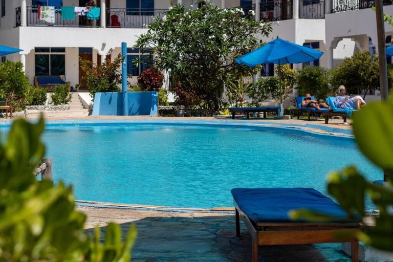 Pool 3, Visitors Inn, Kusini