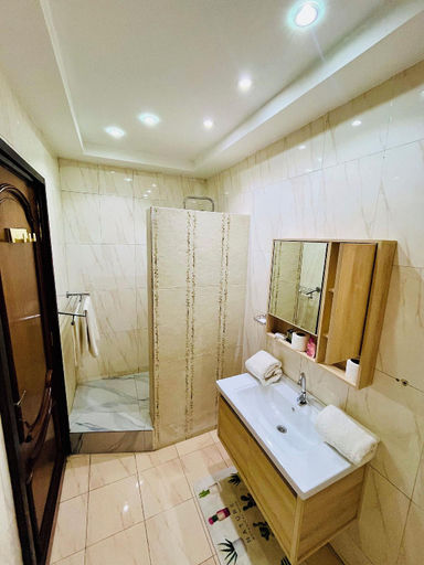 Bathroom 3, Hôtel Résidence Darou Khoudoss, Dakar