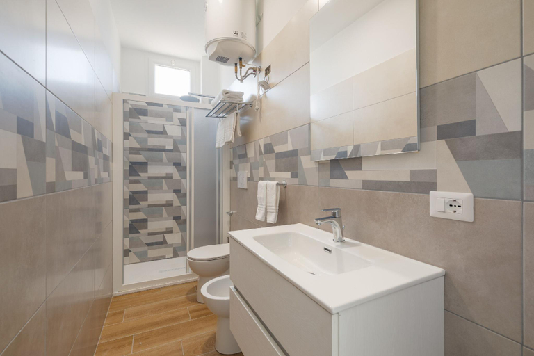 Bathroom 5, Residence Torvaianica, Rome