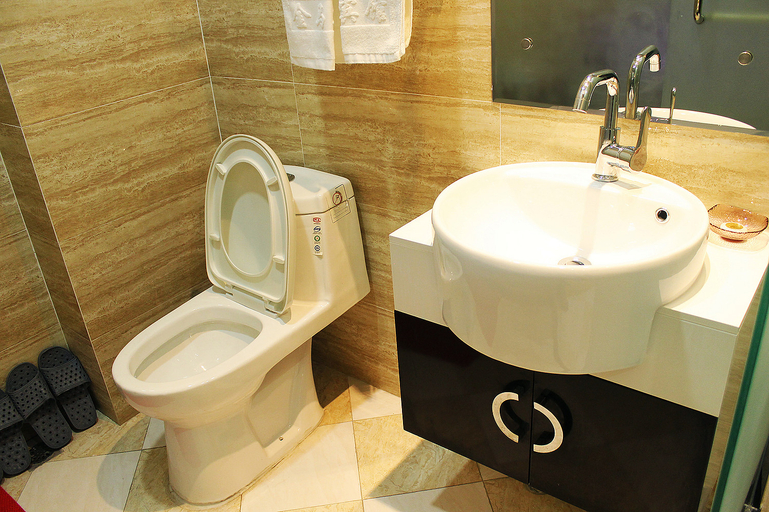 Bathroom 3, Jinma Hotel, Qiqihar