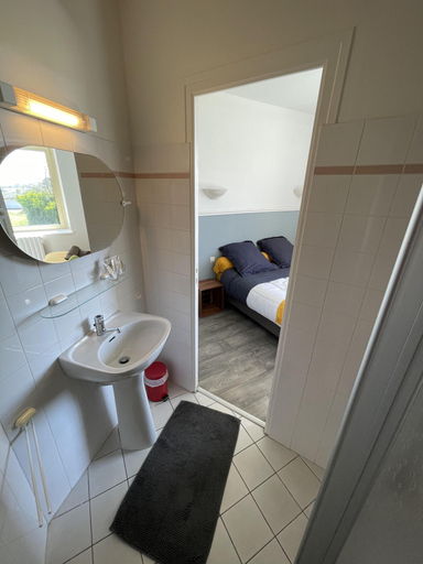 Bathroom 5, Treas Glaz Chambre d hotes, Finistère