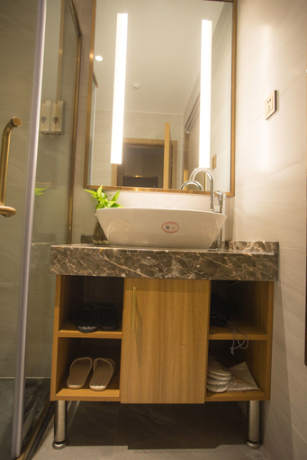 Bathroom, Haizhouhui Hotel, Chongzuo