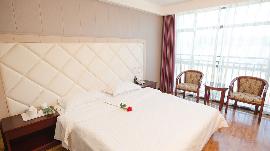 Bedroom, Luotian New Shangjing Hotel (Luoshan Tashan Lake Park Store), Huanggang