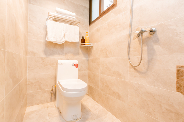 Bathroom, Bishanyuan Hotel, Leshan