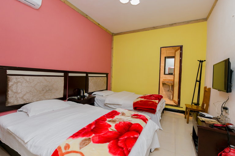 Bedroom 2, Bishanyuan Hotel, Leshan