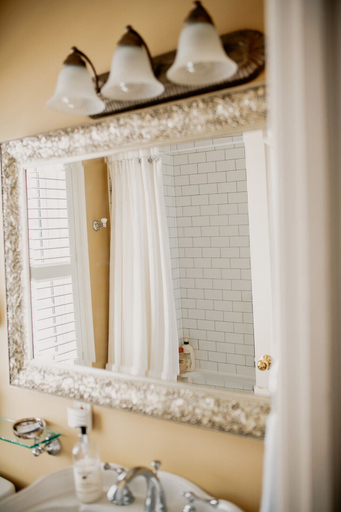 Bathroom 3, Upper Rideau Bed & Breakfast, Leeds and Grenville