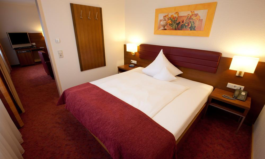 Bedroom 2, Hotel Merkur, Kaiserslautern