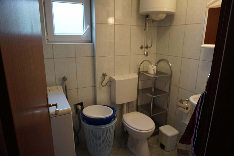 Bathroom 3, Subtub Hostel Makarska, Makarska