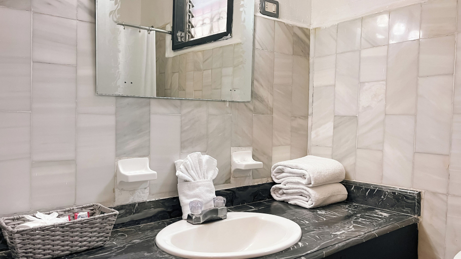 Bathroom 3, Hotel Rancho Grande, Panajachel