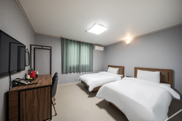 Bedroom 4, Damyang Changpyeong G Hotel, Damyang