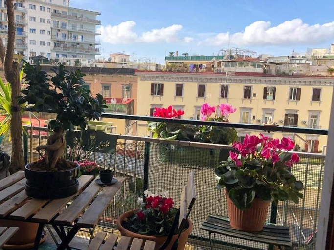Others 5, B&B Da Vito a San Martino, Napoli