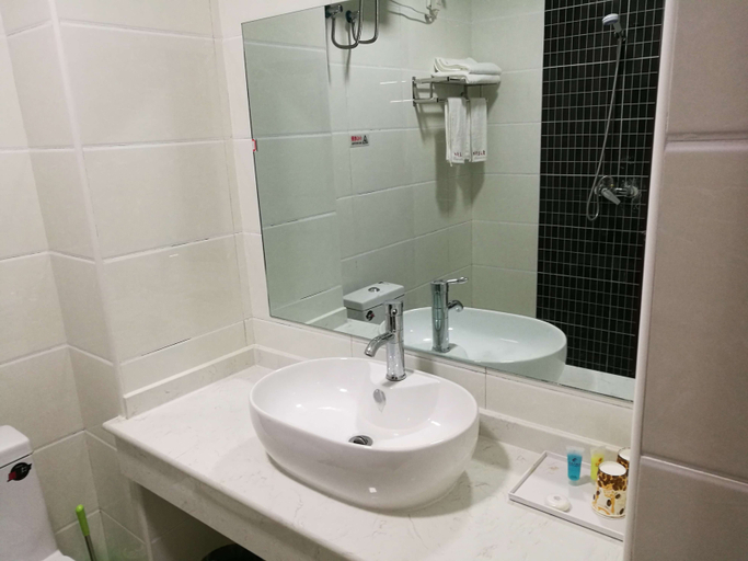 Bathroom 3, Beijing Dongshanyuan Hotel, Beijing