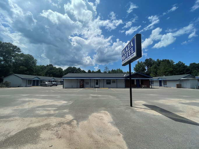 Exterior & Views, Plaza Motel, Jones