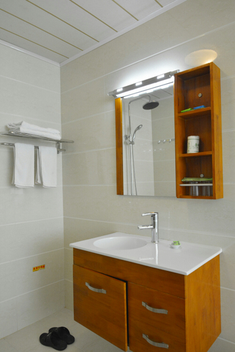 Bathroom 2, Greentree Eastern Hotel (Dali Railway Station Erhai Park), Dali Bai