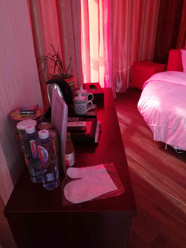 Bedroom 2, Satellite Super Hotel, Tongren