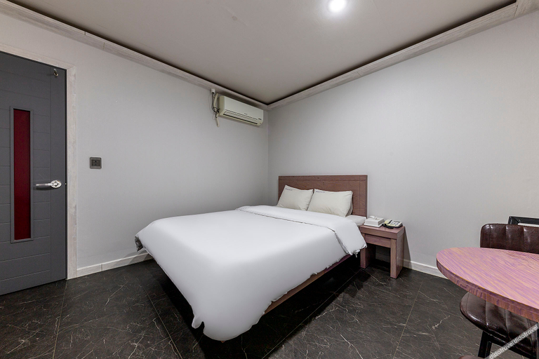 Bedroom 2, Chungju Hotel Soyu, Chungju
