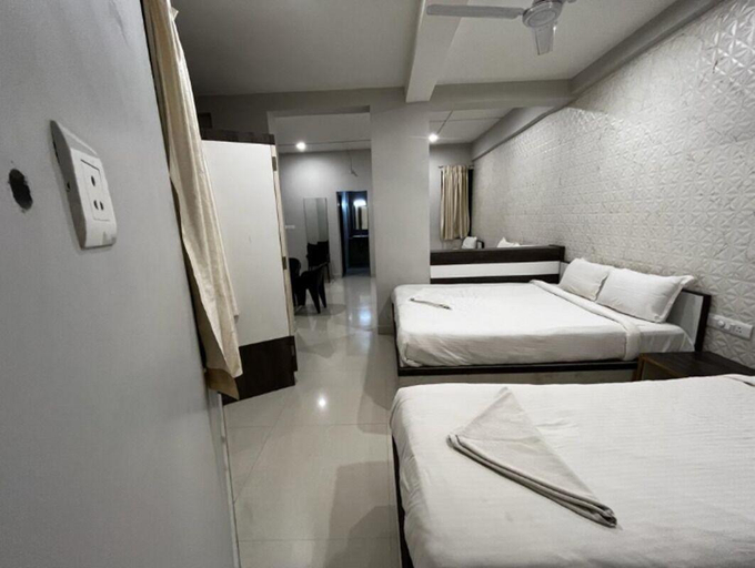 Bedroom 2, Hotel RK Renaissance, Belgaum, Belgaum
