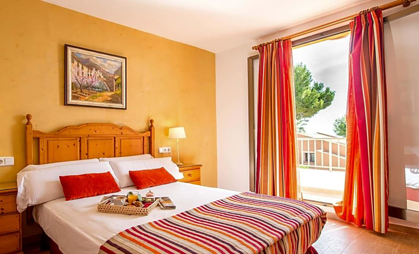 Bedroom 3, Aparthotel Ona Aucanada Club, Baleares