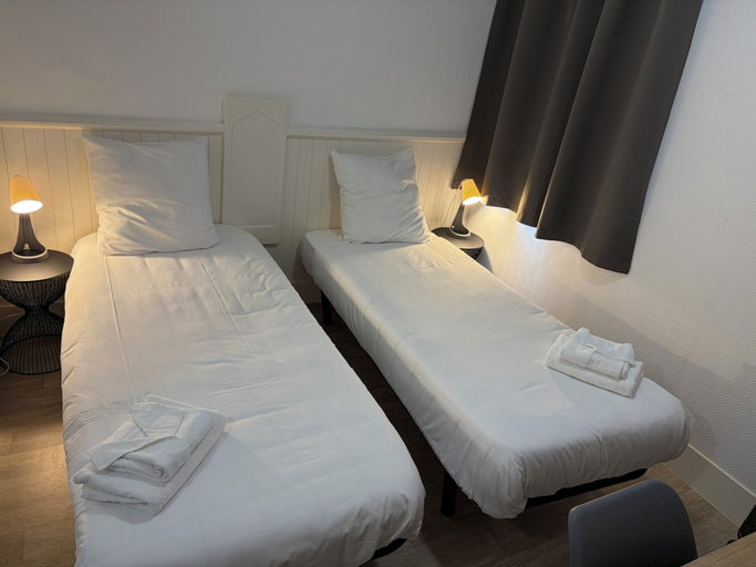 Bedroom 4, Parc Hotel, Yvelines