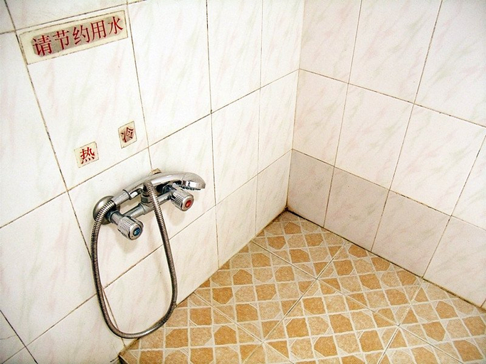 Bathroom 3, Jushuang Hotel, Foshan