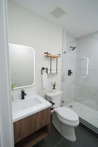 Bathroom 2, Nox Hotel - Studio City, Los Angeles