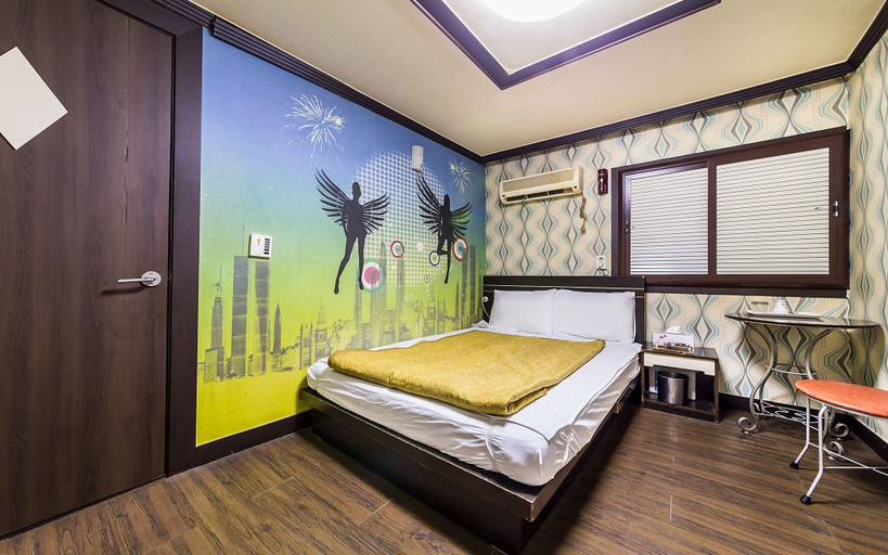 Bedroom 2, Sinseoldong Mong, Dong-daemun