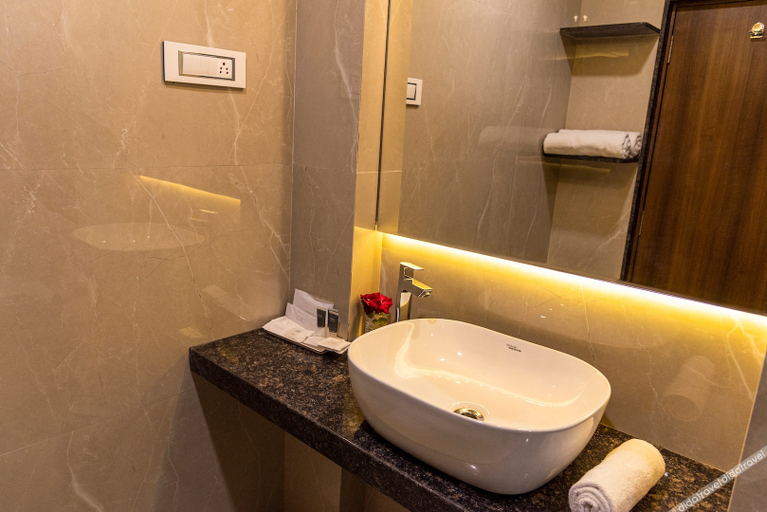 Bathroom 4, HOTEL PRATHAM, Solapur