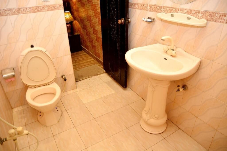 Bathroom, Hotel Pine Breeze And Restaurant, Hazara
