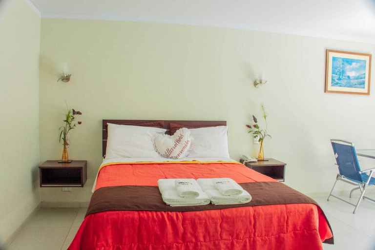 Bedroom 2, Villasol Hotel, Cañete