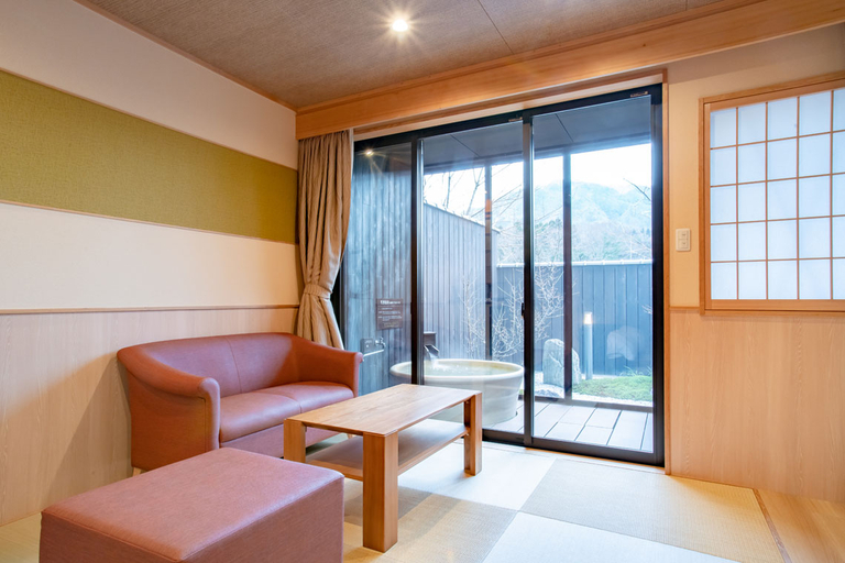 Others 5, Happu Bekkan, Higashiōmi