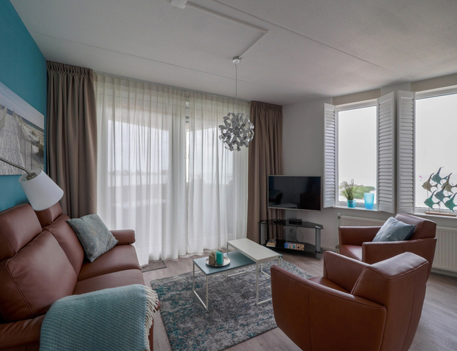 Living room 2, Sun-facing Apartment With Ijsselmeer Views, Wûnseradiel