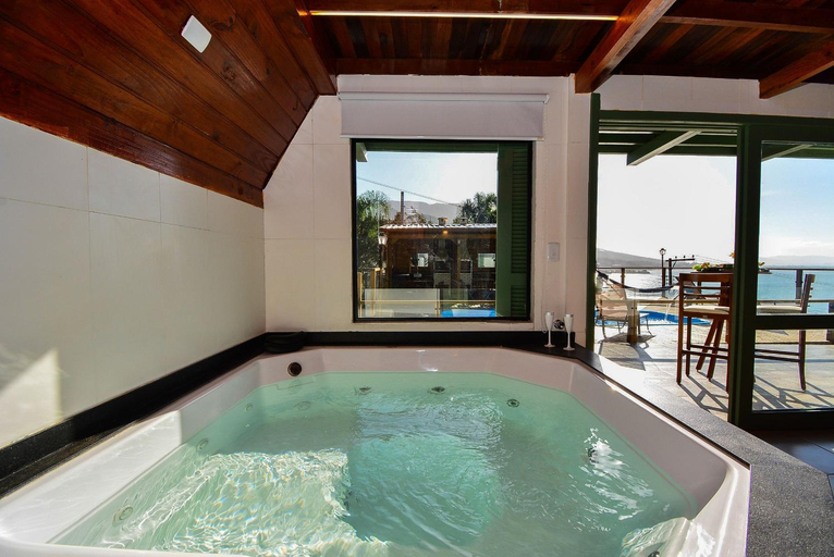 Hot tub 4, Chalé com Jacuzzi e Vista Mar - PLH007, Palhoça