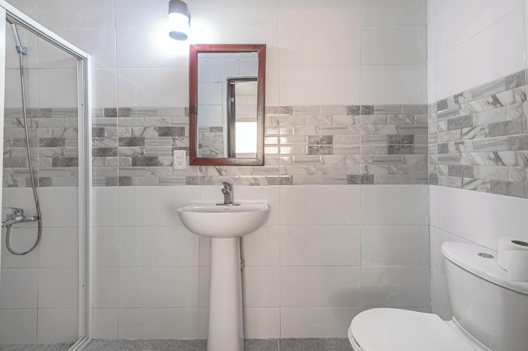 Bathroom, BNB Family Budget Hotel, Santo Domingo Este