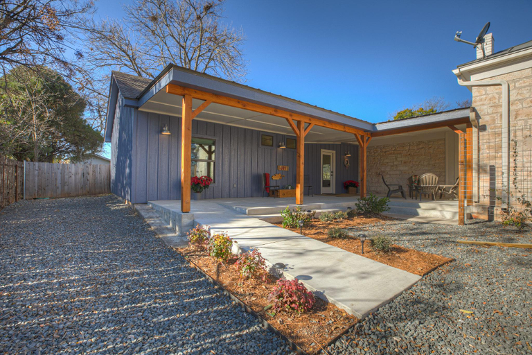 2, The Homestead Carriage House, Gillespie