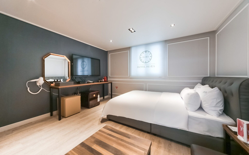 Bedroom 3, Tongyeong Hotel Hora, Tongyeong