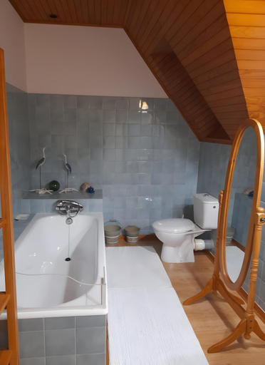 Bathroom 3, Chambres a la ferme de Keramis, Finistère