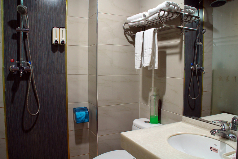Bathroom 2, Kailai Business Hotel, Quanzhou