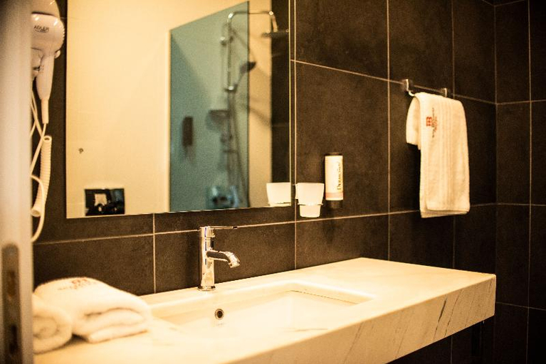 Bathroom 4, VH Eurostar Durres Hotel & Private Beach, Durrësit