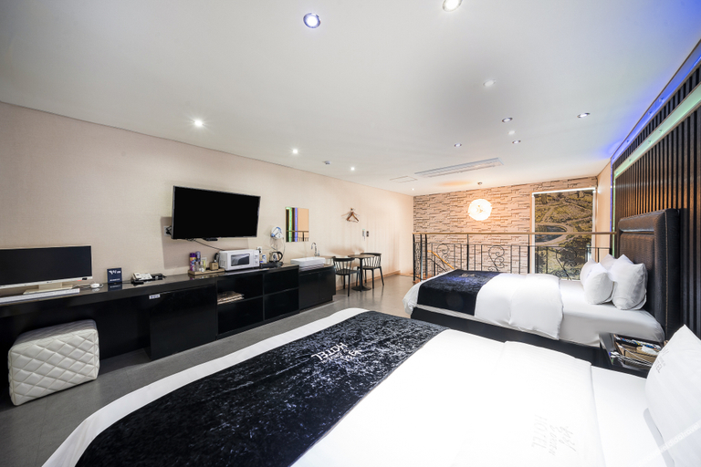 Bedroom 3, Wanju Healing Hotel, Wanju