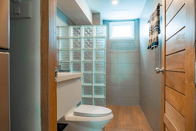 Bathroom 3, The Beach Cha Am Suite, Cha-Am