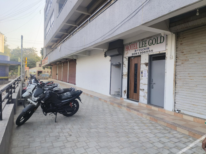 Exterior & Views 2, hotel lee gold, Anand