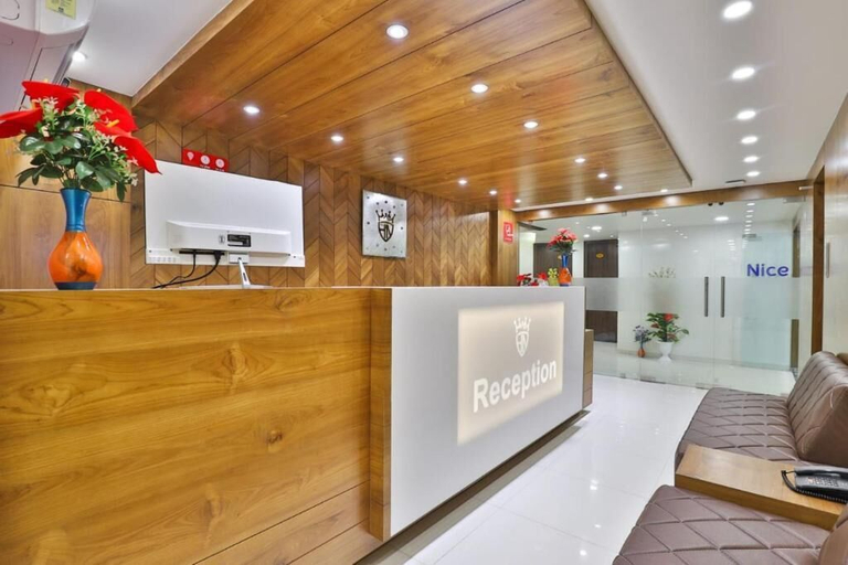 Public Area 3, Hotel Nice, Vadodara