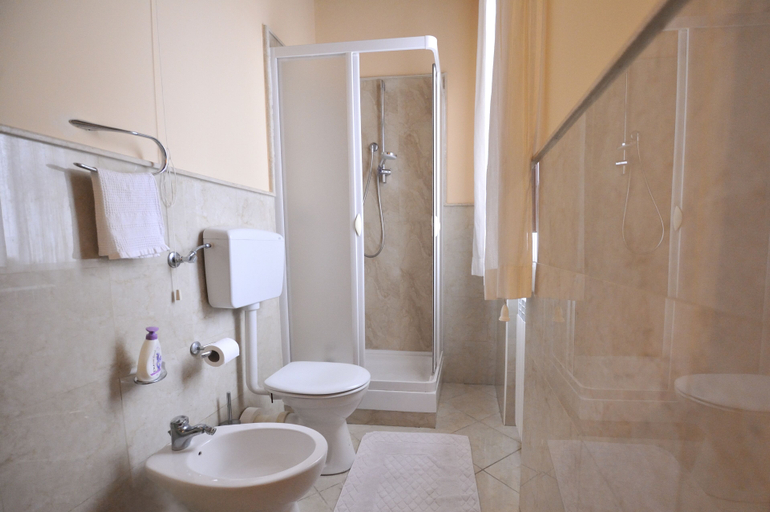 Bathroom, Hotel Piccolo di Corduneanu Aurora, Palermo