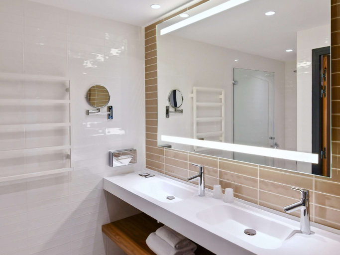 Bathroom 5, Sainte-Barbe Hotel & Spa Le Conquet MGallery Coll., Finistère