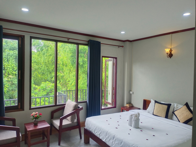 Others 2, ドク チャンパ ホテル, Vangvieng
