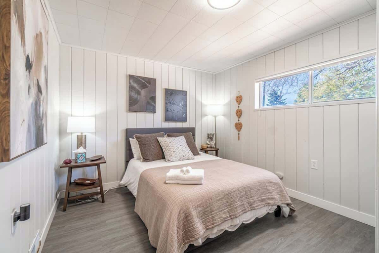 Room 5, Spacious Pet-friendly Retreat 4br, Grill, 5 Beds, Washoe