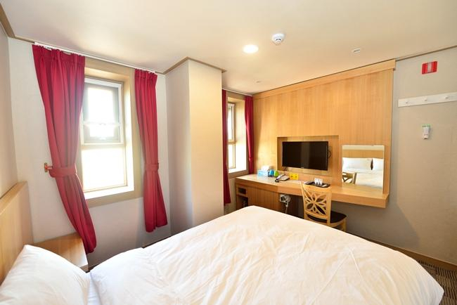 Bedroom 3, Wolmido Harbor View Hotel, Jung